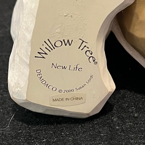 Vintage 2000 Willow Tree New Life Family Embrace Figurine - Brown and Cream - Picture 10 of 13